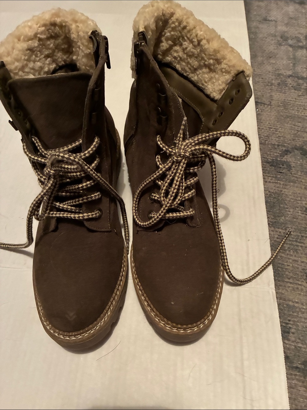 Women’s Brown Sherpa Like -Lined Lace-Up Boots by Universal Tread Size 7.5